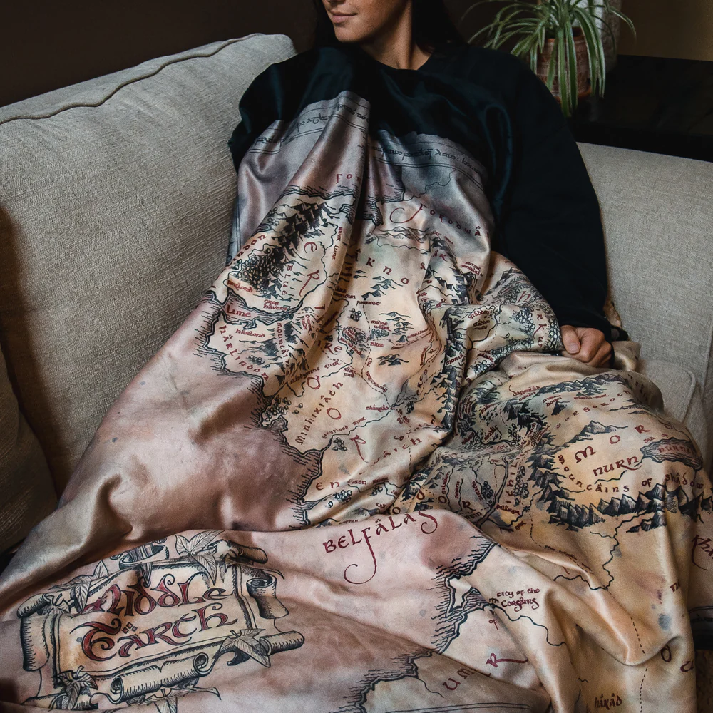 The Lord of the Rings Map of Middle-earth Sherpa Blanket - Image 3
