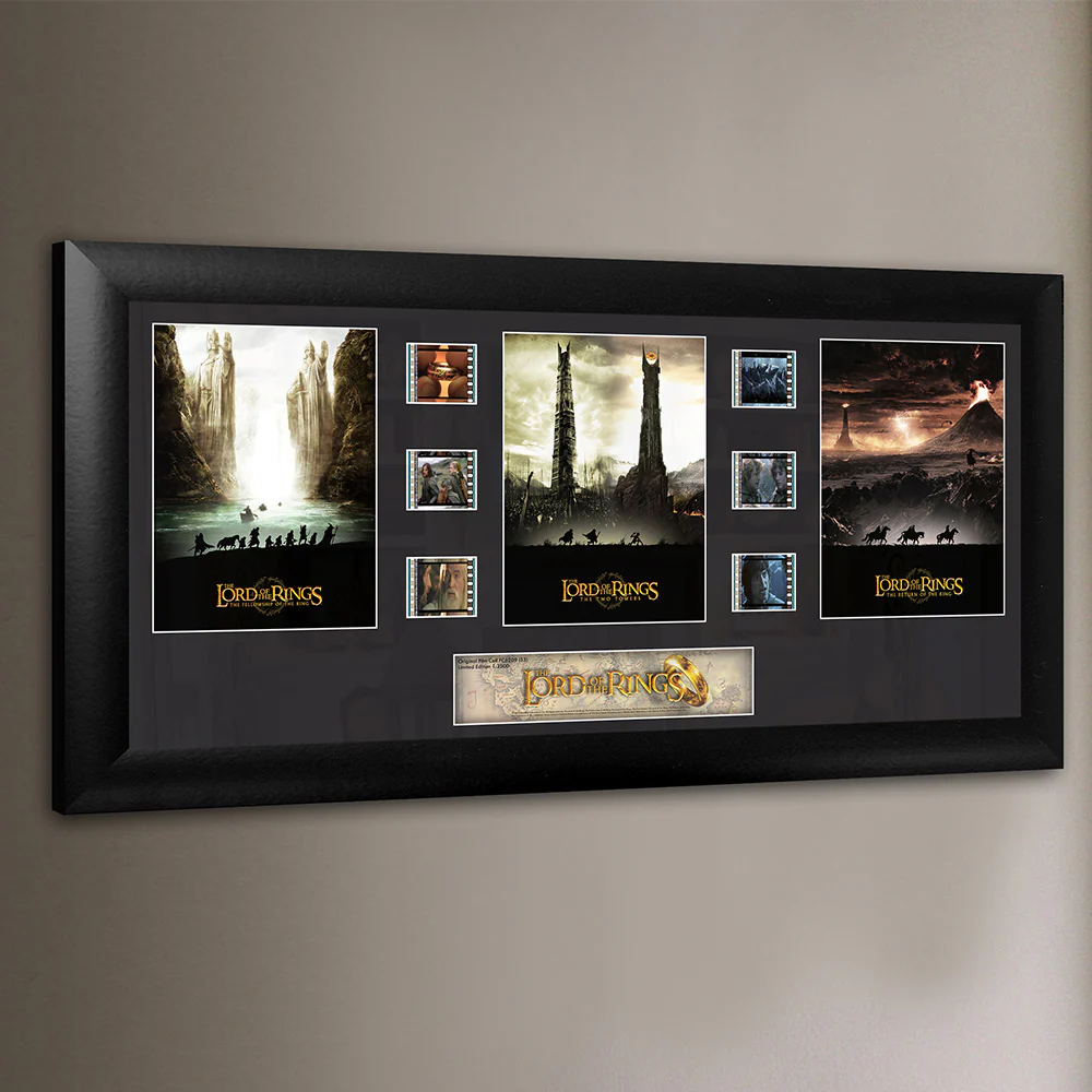 The Lord of the Rings ™ Film Trilogy Limited Edition Trio Framed FilmCells™ Presentation - Image 3