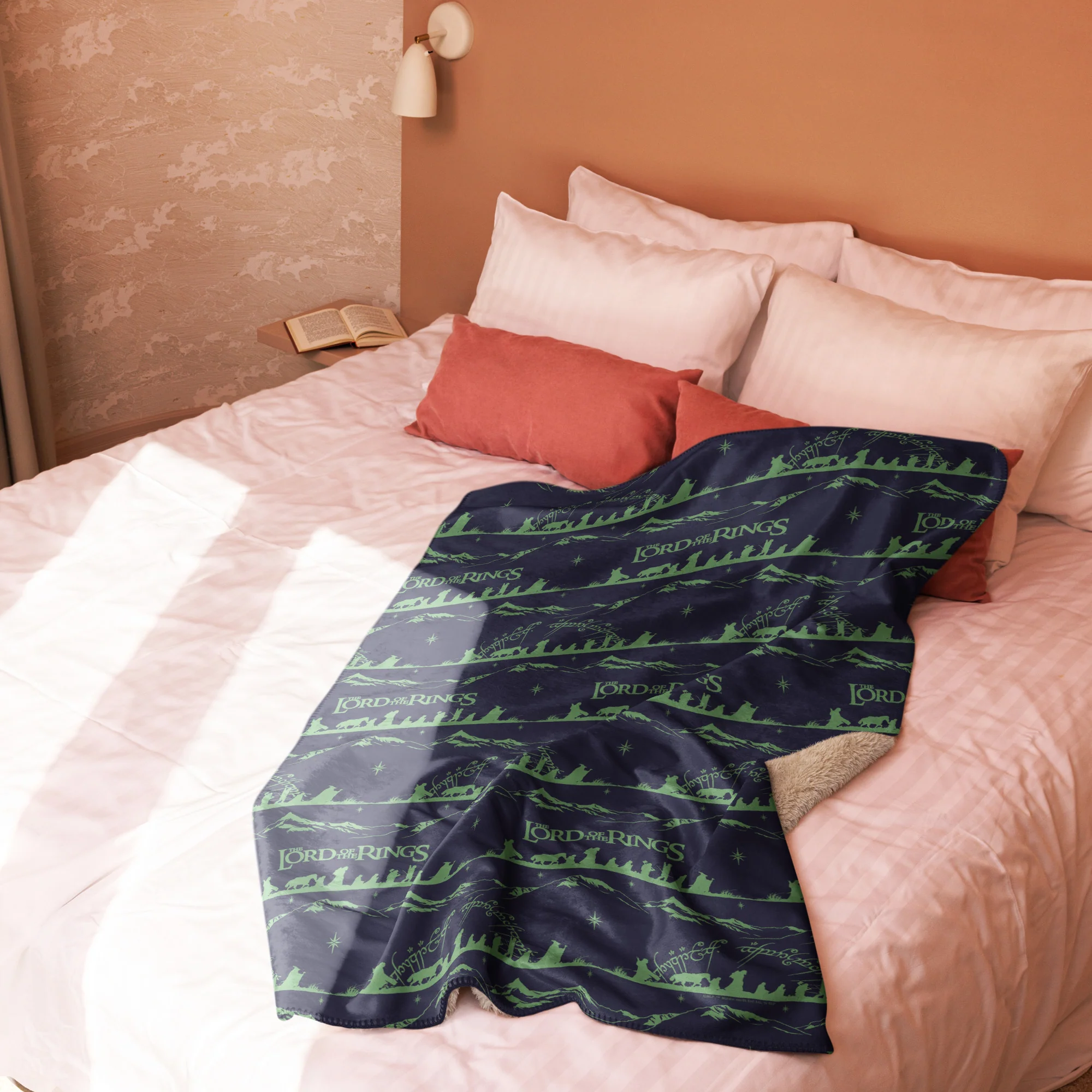 The Lord of the Rings ™ Sherpa Blanket, Middle-earth ™ - Image 8